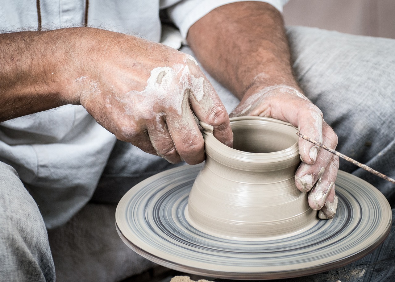 Featured image for article: Pottery Classes for Beginners: Complete Guide to Your First Ceramics Experience