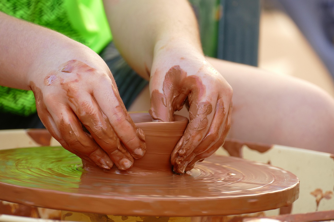 Featured image for article: Wheel Throwing for Beginners: My First Pottery Wheel Experience (And What I Wish I'd Known)