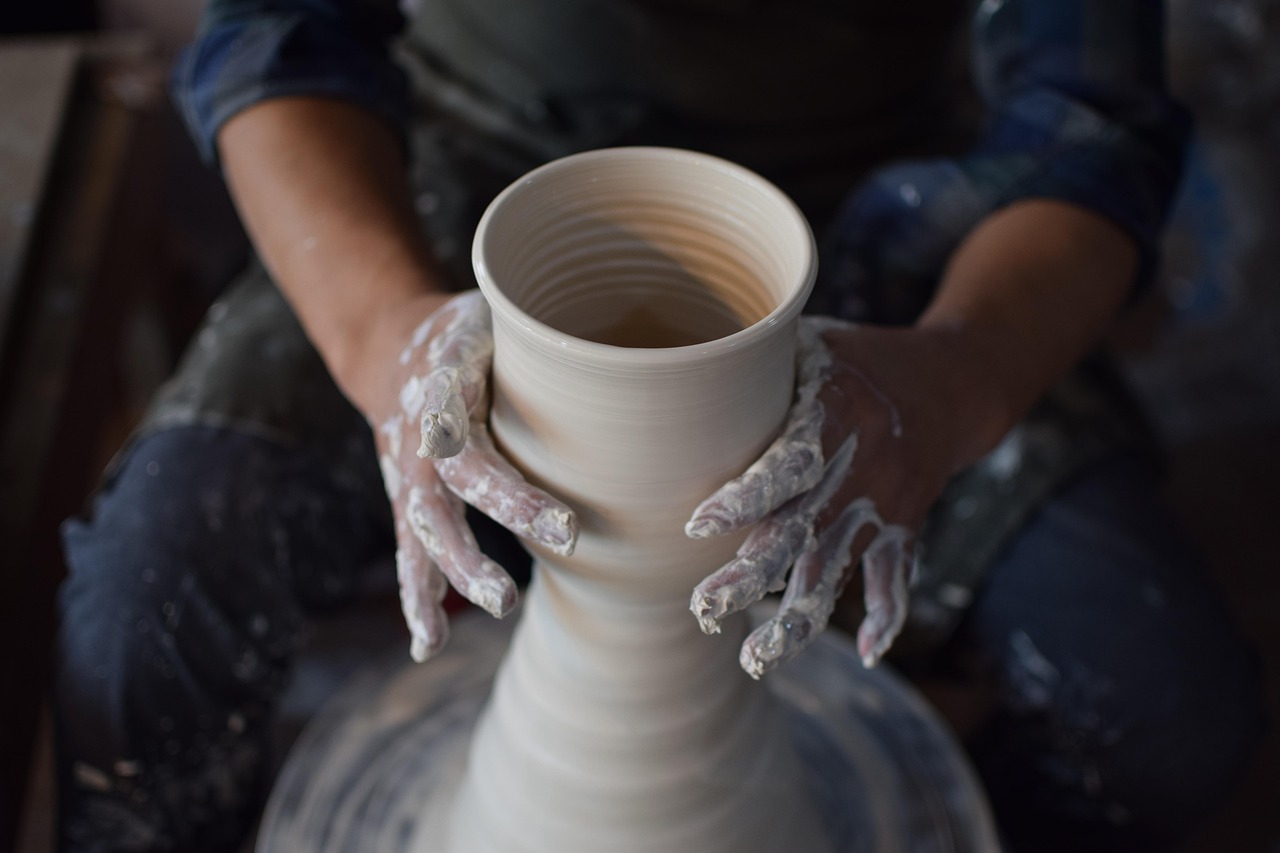 Featured image for article: Best Pottery Classes Near Me: How to Find the Perfect Ceramics Studio in 2025
